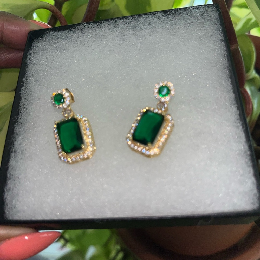 Elegant Green and Gold Earrings